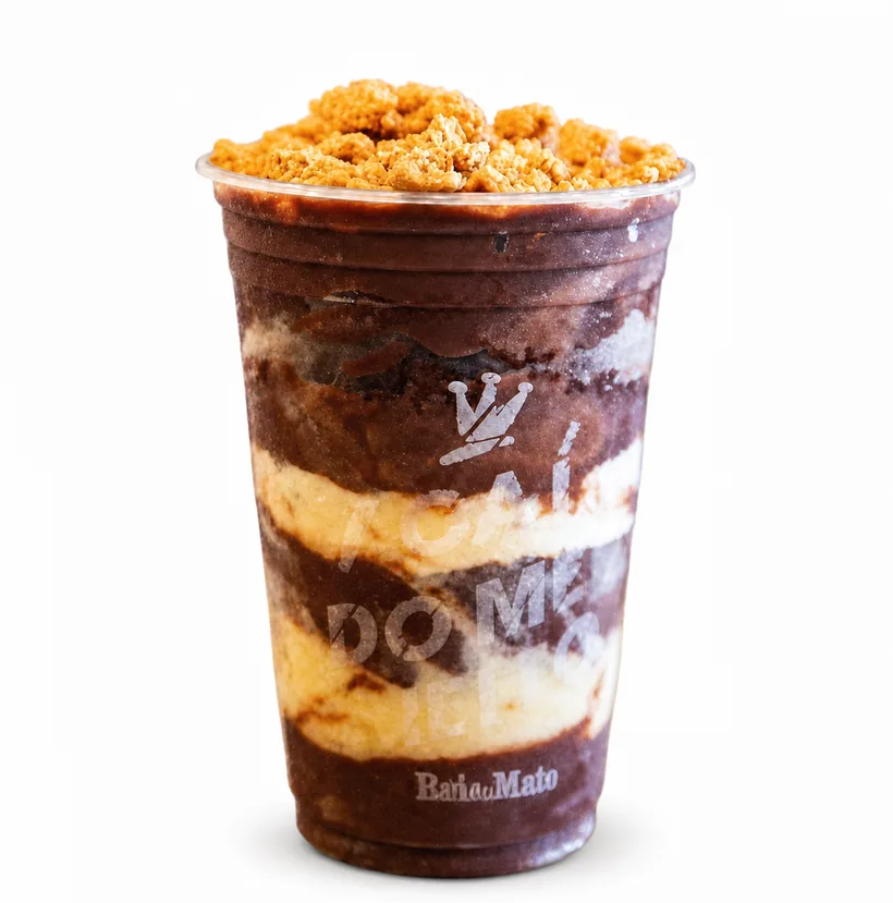 Exemplo de açaí em camadas finalizado com cereal.